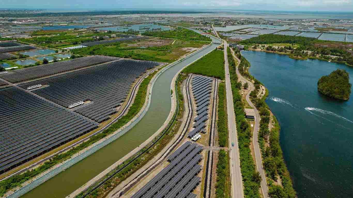 彩霸王能源事业提供智慧能源管理、、、太阳能监控管理、、、、全方位电厂建置及运维解决方案，，，，并拥有管理超过6000案场的经验